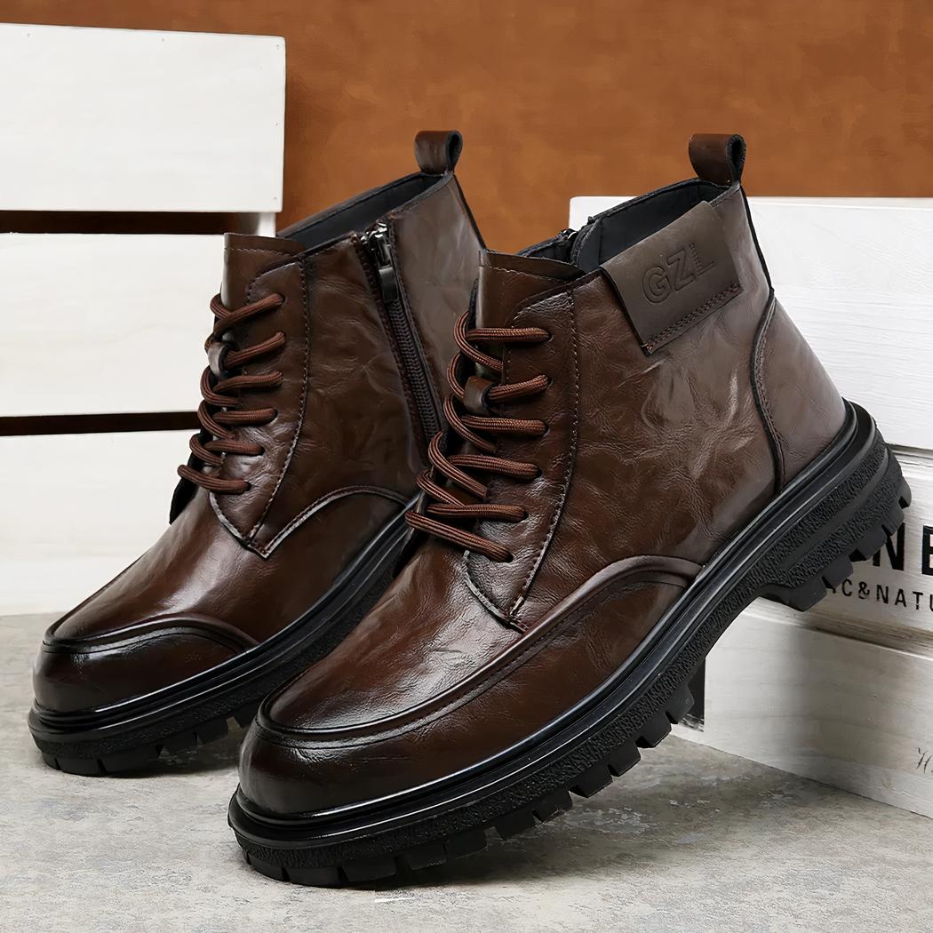 Botte cavalier homme marron en cuir à effet plissé – Image 3